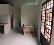 Cho thuê nhà nguyên căn   cấp 4,100m2