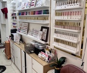 3 Cần sang tiệm nail quận 10 gấp
