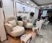Cần sang tiệm nail quận 10 gấp