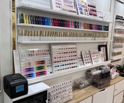 2 Cần sang tiệm nail quận 10 gấp