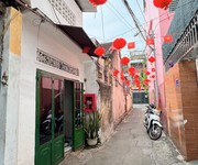 Chủ muốn để lại căn nhà  ngay tttp khu bàn cờ hẻm thông đường mạc đỉnh chi p.nha trang