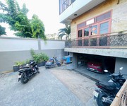 Biệt thự sân vườn   mặt tiền 18m hiếm - gần phạm văn đồng