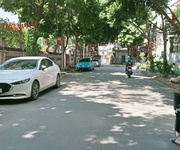 Ô tô tránh . bán đất thị trấn trâu quỳ 61m, hơn 10 tỷ. nở hậu, đầu tư đỉnh