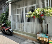 Nhà 1 lầu 4x13m cách mt phạm hùng 2 căn hxh p4q8