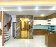 Nhà 6 tầng thang máy liên mạc   ngõ ô tô nông   ở ngay   giá hơn 6 tỷ