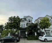 Bán gấp biệt thự 176m  việt hưng, sát vách vinhomes riverside, vỉa hè ô tô tránh, chỉ việc đến ở