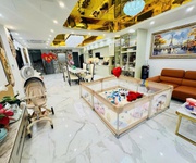 Hoa hậu phố trạm - mới kính koong - 8 tầng - thang máy - gara 2 ô tô , nội thất cao cấp