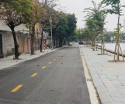 Bán lô đất biệt thự mặt phố Đoàn Nhữ Hài, ph Quang Trung, TP HD, 135m2, mt 7.5m, view hồ