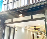 Nhà mới 2 tầng nở hậu l 6m hẻm thông đường lê hồng phong p2q5. giá 7.6 tỷ