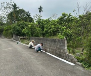 còn lô 2xx triệu có sổ riêng  đây   an bình lạc thủy