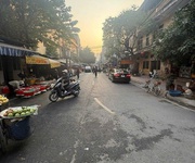 Bán nhà 2 tầng mặt phố Trần Văn Chuông, 38m2, mặt tiền 4.2m, vị trí đẹp, kinh doanh tốt, giá 15.2 tỷ