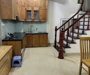 Nhà phân lô 5 tầng dân xây ở phố Nguyễn đức cảnh