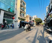 Tòa nhà ngang 10.5m gần sân bay   hơn 1.400m  sàn, phù hợp khai thác văn phòng