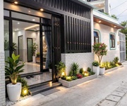 Nhà đẹp và sang trọng cùng diện tích khủng 12mx10m thị trấn hóc môn