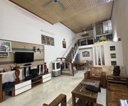 Nhà sát lê đại hành, 104m2 ngang 6m, ô tô vào nhà, giá 4.5 tỷ