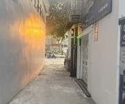 Nhà chính chủ lâu năm chưa qua đầu tư, chỉ 2.3 tỷ. gần mặt tiền trường chinh-đông hưng thuận quận