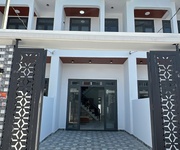 Nhà đẹp 1 trệt 1 lầu gần cây xăng thạnh phú   sổ riêng 100 thổ cư