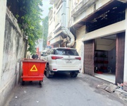 Bán nhà 3 tầng - mặt tiền đ. huyền quang, quận 1 - duy nhất nhà đang chào bán    lh giang