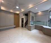 Bán nhà lõi thạch bàn    5 tầng    hội tụ đỉnh cao tiện ích 5.9 tỷ