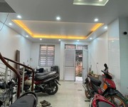 Bán nhà Hoàng Mai, phố Kim Giang 6.3 tỷ, 35,6m2.MT4.5m. Ô tô đỗ