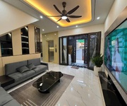 Cần bán  trung tâm long biên ,nguyễn văn cừ  ,nhà mới đẹp ở ngay    60m  thang máy xịn , full nội