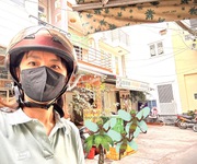 Bán nhà đ.tôn thất thuyết- xe hơi đậu cửa- nhà 5 tầng- nở hậu- lưu thông bến vân đồn - hoàng diệu-