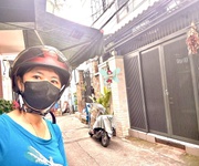 Bán nhà 3 tầng- ngang 4.9m- dt 72m2- đ.bến vân đồn- giảm chào hơn 1 tỏi-  lưu thông q8-q1- gần