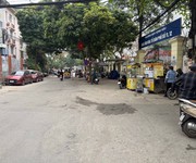 Lô góc - dân xây- trường đại học bủa vây