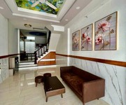 Oto ngủ trong nhà - ngay mercedes quang trung - 60m2 - 4 tầng - sổ vuông a4 - sẵn nội thất - nhĩnh