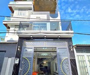 Nhà 3 tầng nguy nga, xe hơi đổ cửa, cách phú mỹ hưng 10 phút, 8.6 tỷ