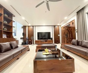 Gấp- bán biệt thự sân vườn ngọc lâm- 200m- 3 tầng- mặt tiền rất rộng nhỉnh 29 tỷ tl