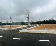 Chính chủ cần bán lô ngoại giao - trục chính rộng 10m - gần đại học qghn, cnc,mặt đường ql21 - sẵn