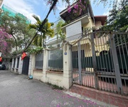 Bán nhà lạc long quân, gần ô tô, 100m2, mặt tiền 6m, ở sướng, chỉ 24 tỷ