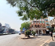 Duy nhất 1 căn   chỉ nhỉnh 3 tỷ nhà c4 nguyễn văn cừ, oto gần, sổ đỏ cất két.