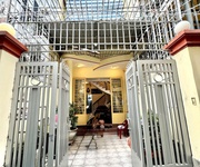 Giáp q1   nhà 2 tầng 4pn   chính chủ lâu đời   thương lượng tốt