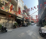 Bán nhà 3 tầng mặt đường Lý Thường Kiệt, DT 54m2, giá bán chỉ 9 tỷ