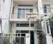 Nhà cũ 2 lầu hxh dương bá trạc p.chánh hưng p1q8