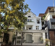 Bán biệt thự chính chủ giá rẻ tại Khu đô thị Nam Long, Quân 7 Dt 8x24m giá 28 tỷ