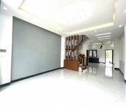 7 Nhà mặt phố to tổ bố