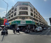 Nhà góc 2mt ngay chợ lớn quận 6 - 6 tầng - thu 150tr/th - 70 tỷ - tìm nhà phố