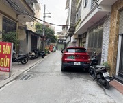Sang nước ngoài định cư bán 37,6m2 nhà C4 cách 1 nhà ra đường Trâu Quỳ, Gia Lâm