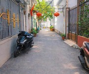 Bán nhà đường núi thành   sát quảng trường 29/3   vào  ở luôn