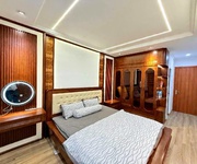 Nguyễn khang 36m x7 tầng thang máy 13,6 tỷ gần phố,vf3 đỗ cửa,ngõ thông