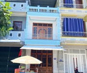 Nhà 3 tầng  biển nha trang đi bộ ra biển chỉ 600m giá rẻ