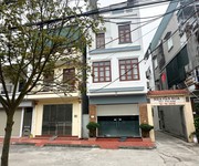 Nhà lô góc 4 tầng - ở ngay -  nội thất mới, hiện đại, 3 phòng ngủ - đường 3 ô tô tránh