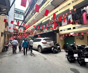 Tầng 5 tôn đức thắng - đống đa  40m / 1pn / 1wc / 1 khách . sổ đỏ ở hoặc cho thuê đều tăng giá