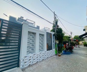 Nhà bè- ôtô vô sân- 160m2- ngang nở hậu 8m- nhà sân vuờn thoáng mát- chỉ 6ty8