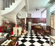 Siêu hiếm  bán nhà lý nam đế 60m2, 4 tầng, mặt tiền 12m, giá 30.5 tỉ, ô tô tránh, kinh doanh tốt