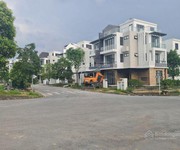 Sóc  bt phú cát city, dt 190m2, giá 75tr/m2, sổ đỏ không lỗi phong thủy.