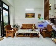 Kiệt ô tô tránh ông ích đường 95m2 giá 5.5 tỷ, nhà 2 tầng mới cách mặt tiền 2 nhà